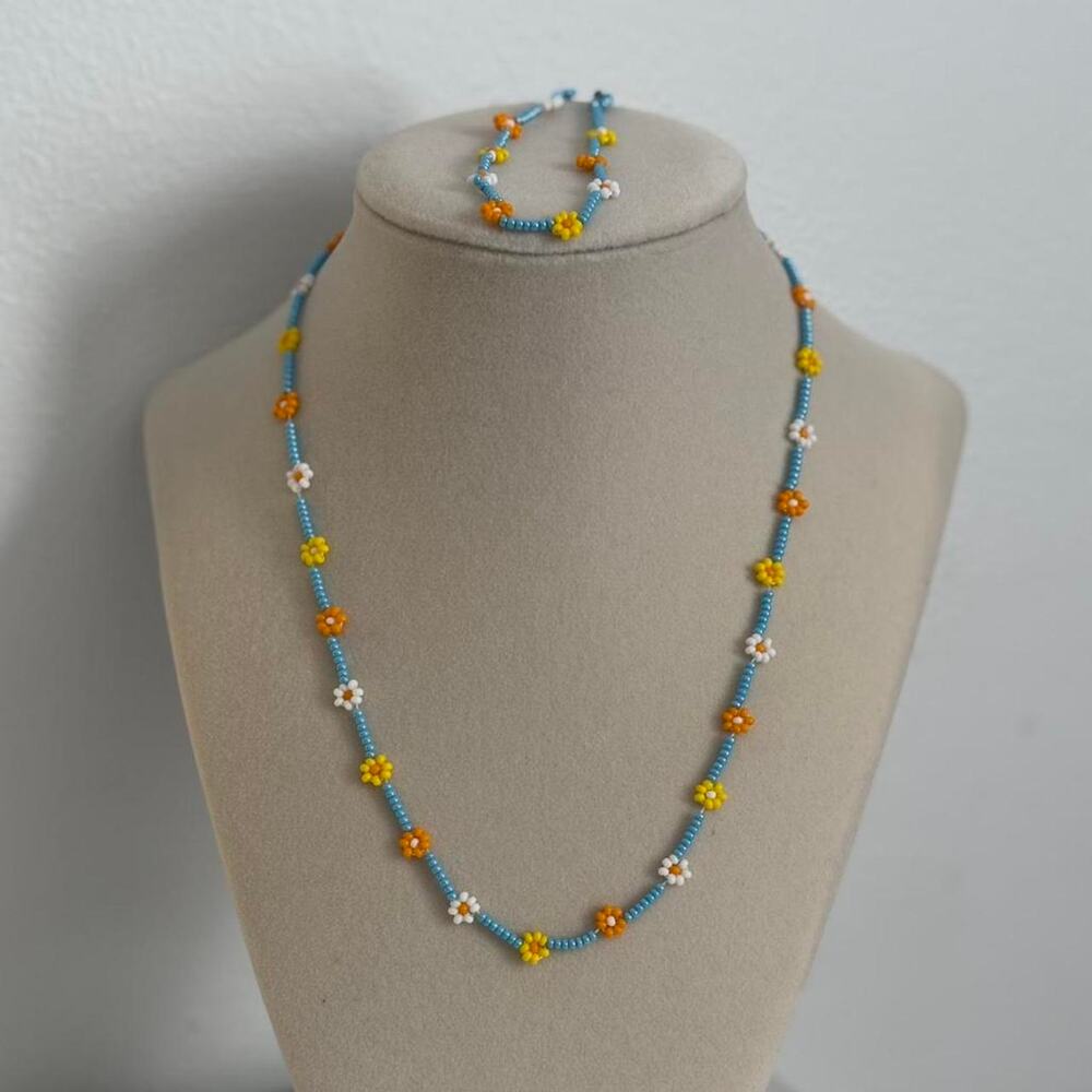 Blue and yellow beaded flower necklace and bracelet set   Handmade - Picture 3 of 3